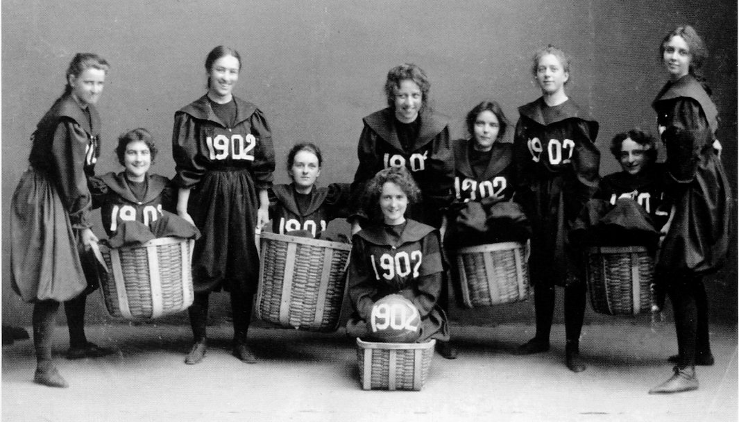 Smith College class of 1902 basketball team